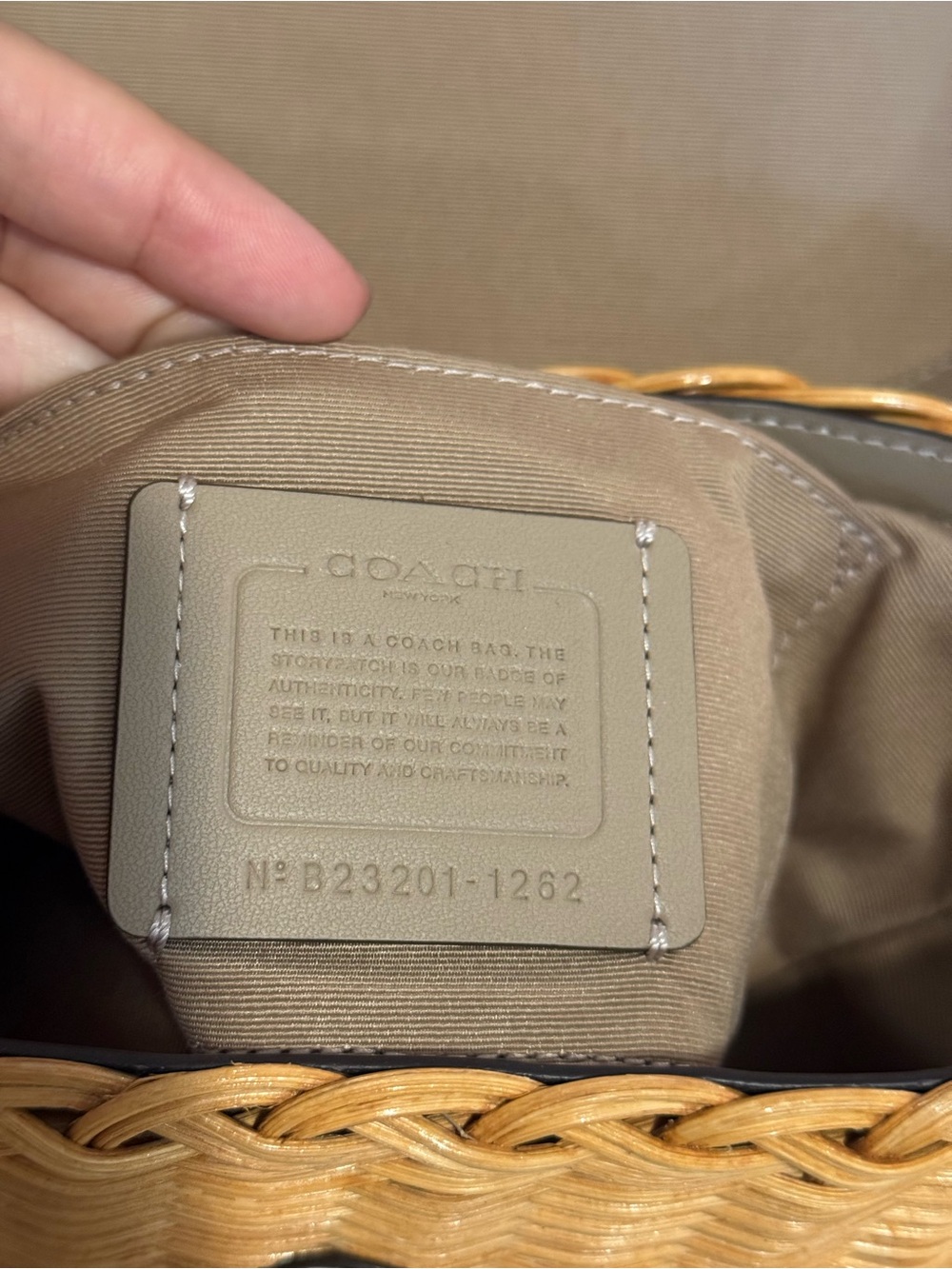 RARE Coach Kay Crossbody top handle bag Chalk basket woven - Picture 8 of 10